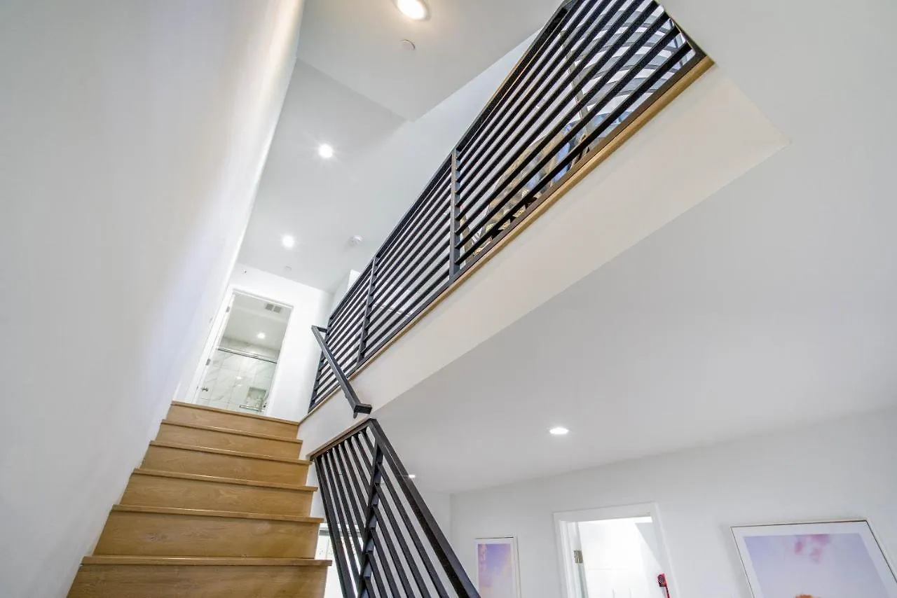 Modern Apartment In Studio City Los Angeles 0*,  United States