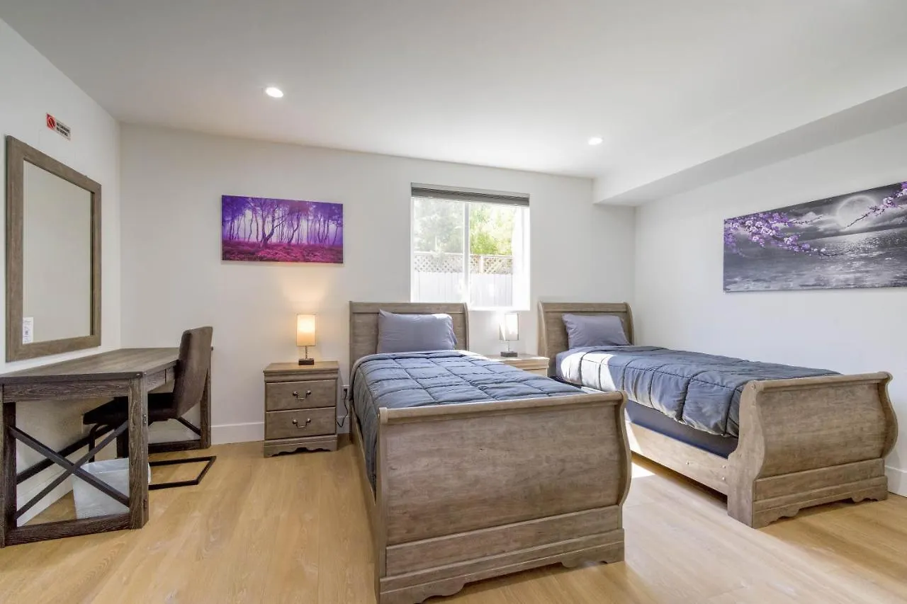 Modern Apartment In Studio City Los Angeles